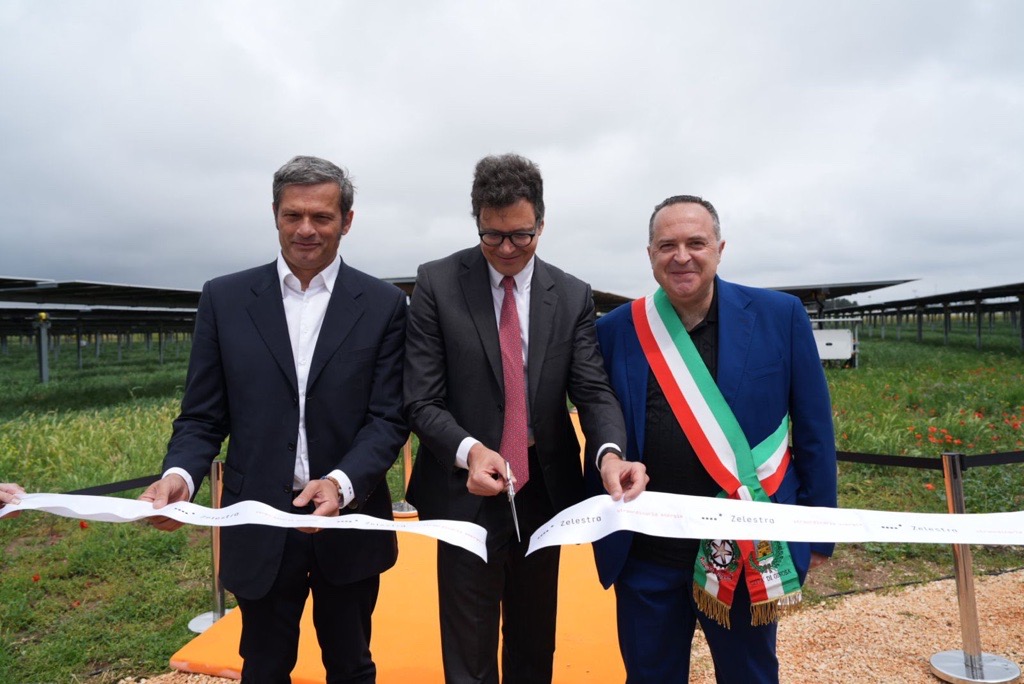 Zelestra produce il suo primo kWh in Italia: impianto agrivoltaico operativo a Ginosa.